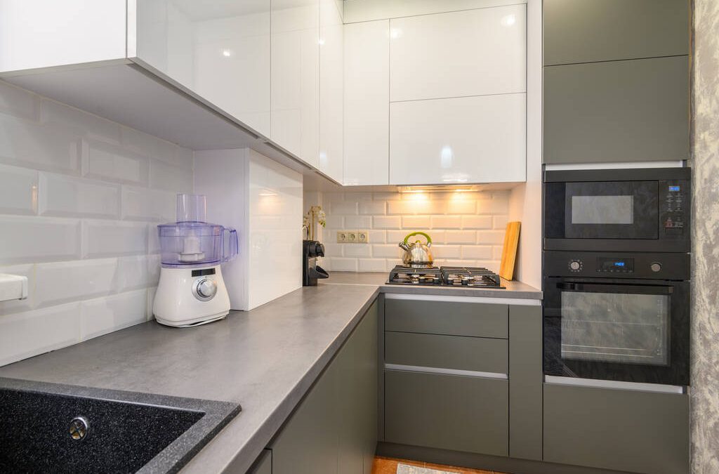 Polyurethane vs Laminate: Which Should You Choose for Your Kitchen Doors and Panels?