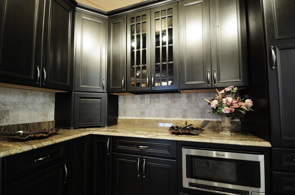 Looking for splashback ideas for a black kitchen?